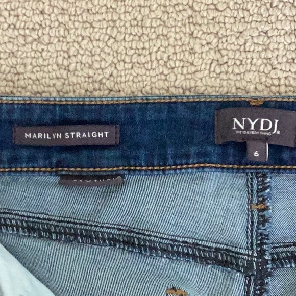 NYDJ Denim Marilyn Straight Size 6 Jeans. - Picture 4 of 5